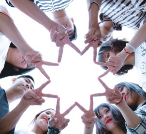 daytime-enjoyment-friendship-1116302