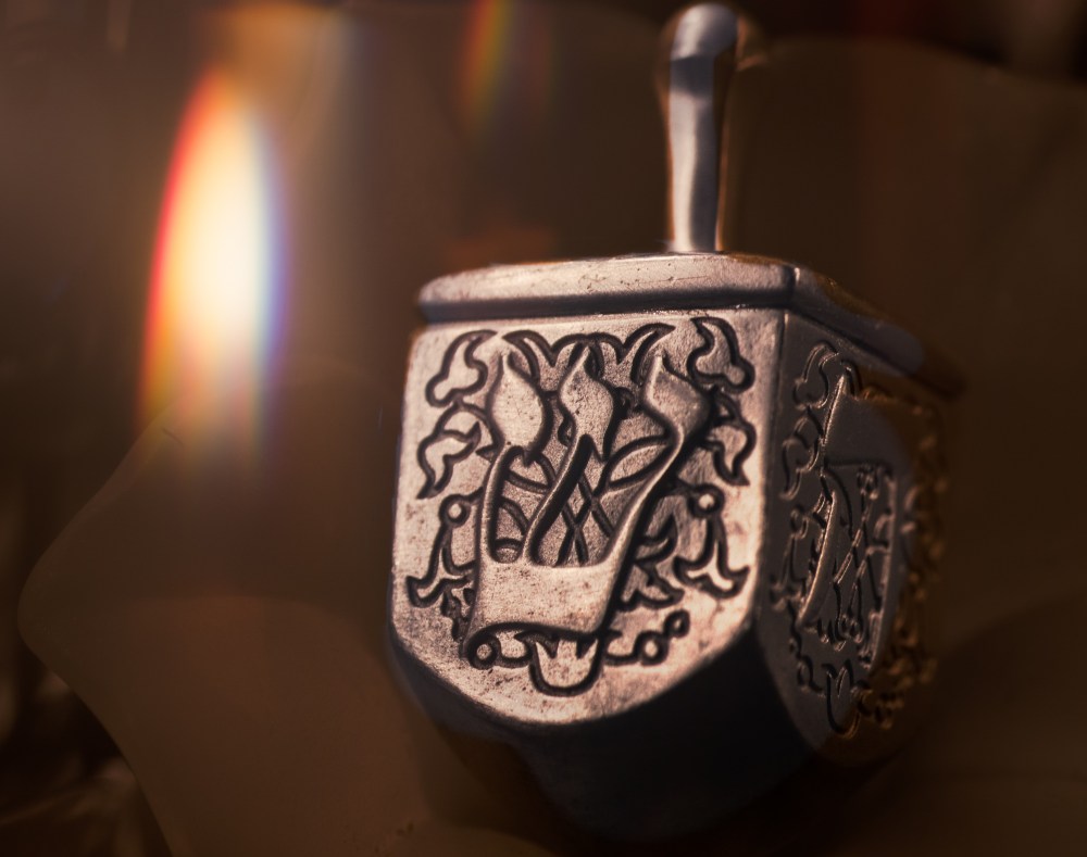 Are you a person of faith? Juli Ocean can make it a part of your story. Contact her for a free 20-minute consultation.